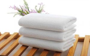 Lợi ích khăn khách sạn màu trắng 