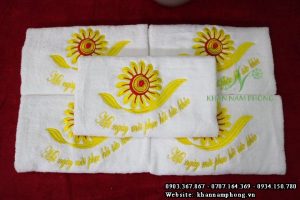 Khăn quà tặng màu sắc trung tính