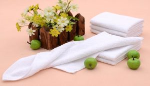 Trưng bày khăn Spa bằng phụ kiện nhỏ